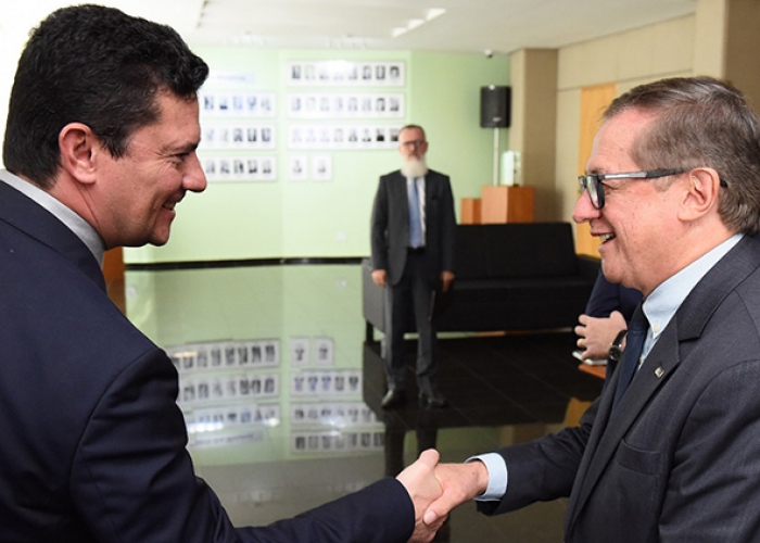 Atenção! Vem aí a Lava Jato da Educação!
