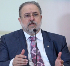 Segundo Aras, o inquérito das fake News tem “exorbitado dos limites”